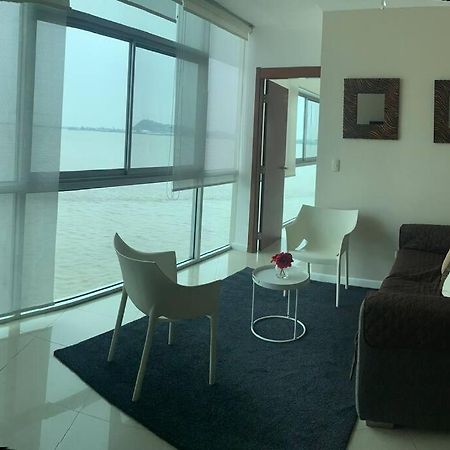 Apartamento Vista Al Rio Puerto Santana Riverfront 1 Guayaquil Exterior photo