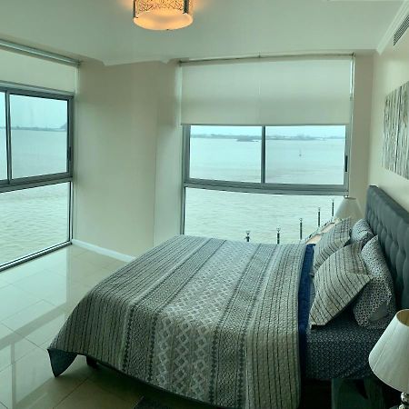 Apartamento Vista Al Rio Puerto Santana Riverfront 1 Guayaquil Exterior photo