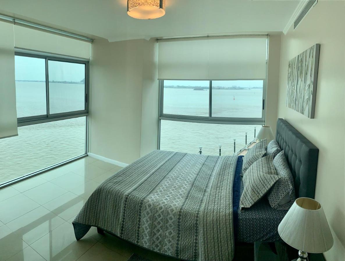 Apartamento Vista Al Rio Puerto Santana Riverfront 1 Guayaquil Exterior photo